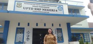 PERPUSTAKAAN UPTD SMP NEGERI 8 PEMATANGSIANTAR